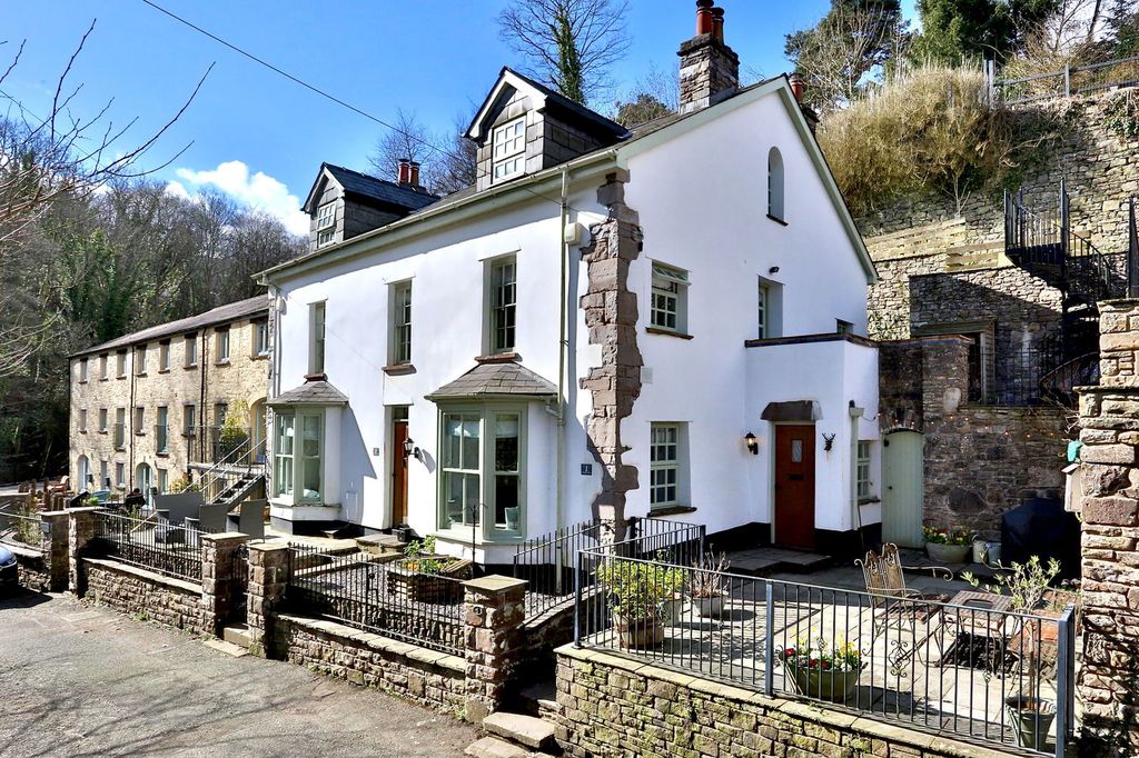 Property photo 1 of 39