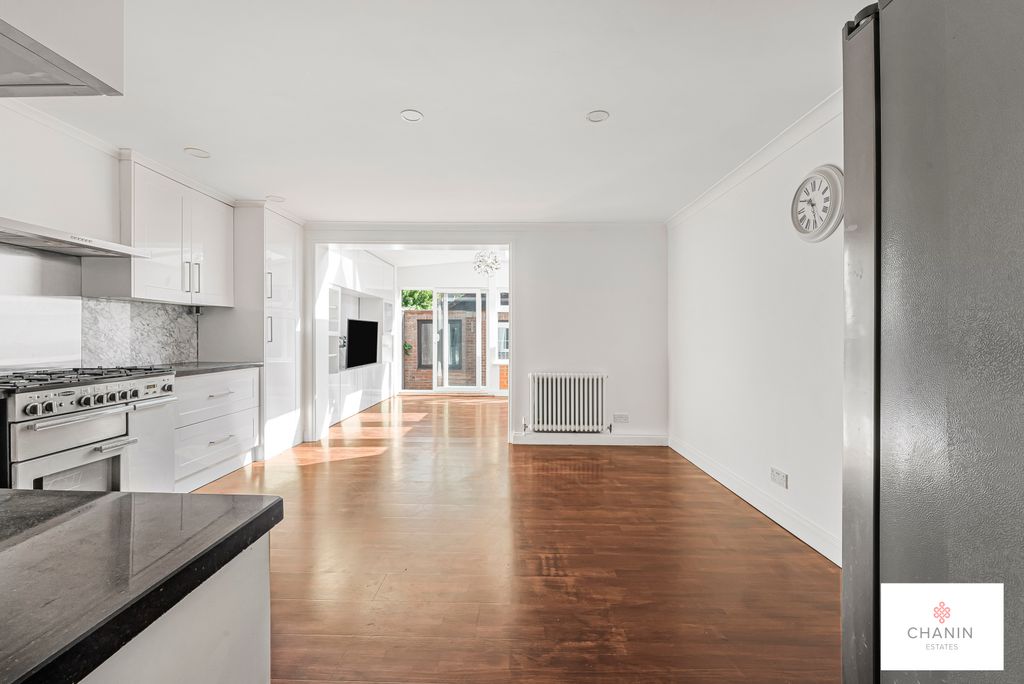 Property photo 3 of 23 5_60973_Watermarked