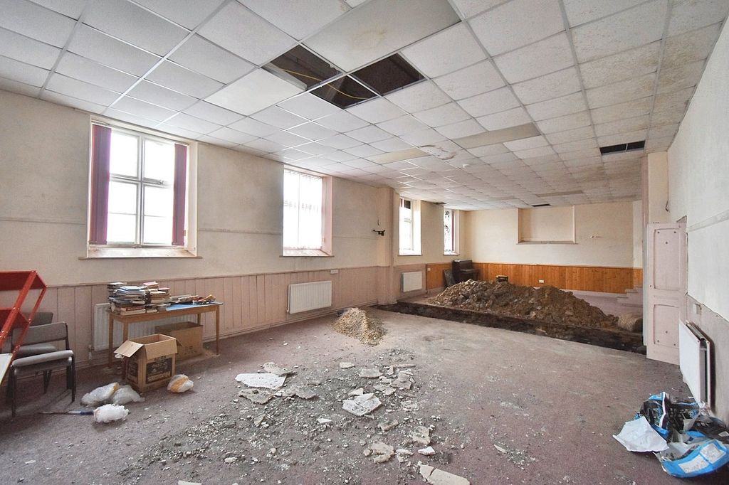 Property photo 3 of 19