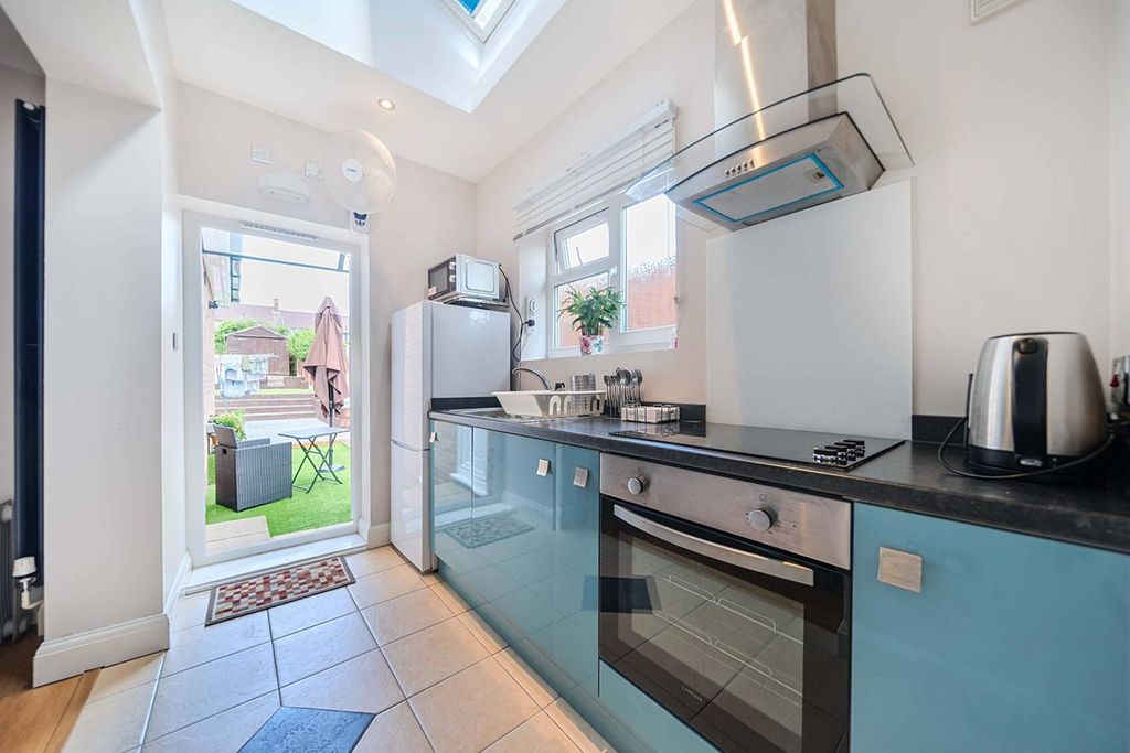 Property photo 2 of 6