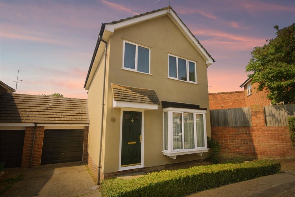 Property photo 1 of 10 Dusk