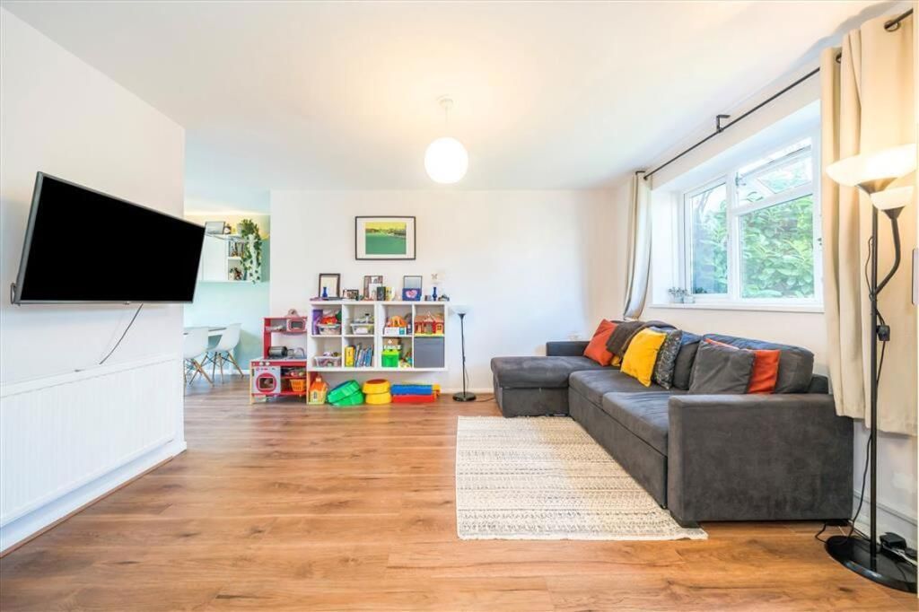 Property photo 1 of 3