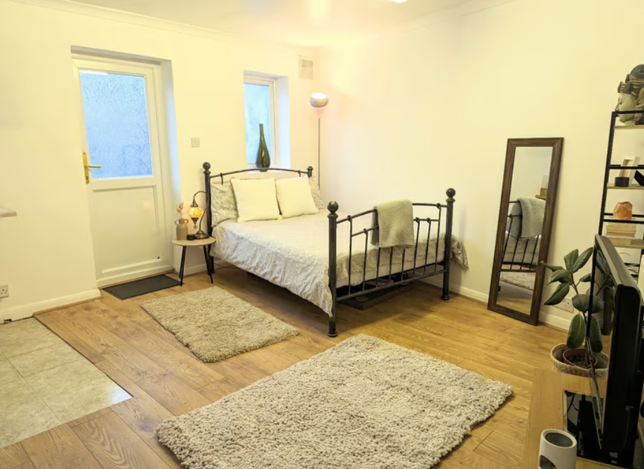 Property photo 1 of 5