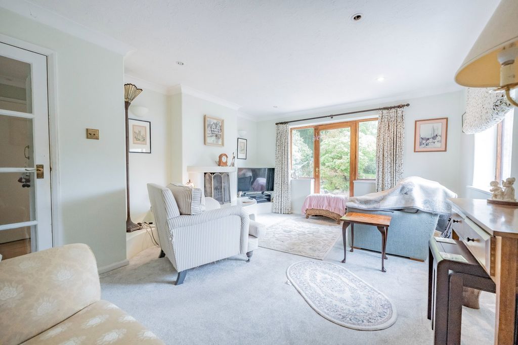 Property photo 3 of 13