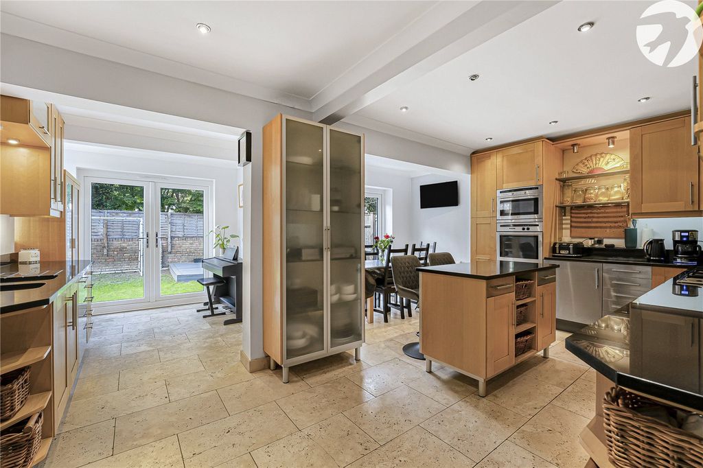 Property photo 2 of 23 Kitchen Diner