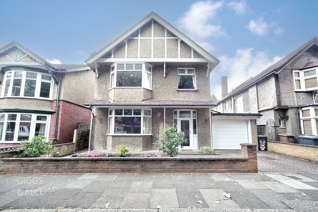 Property photo 1 of 27 1286710