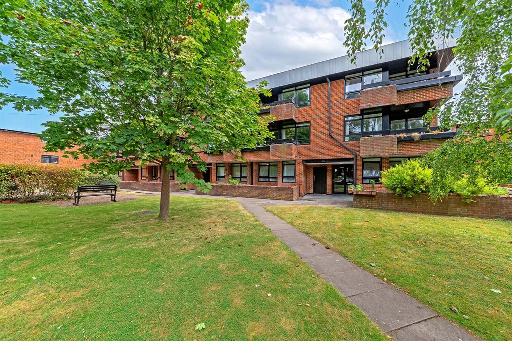 Property photo 1 of 17 4Holmescourt-4.Jpg