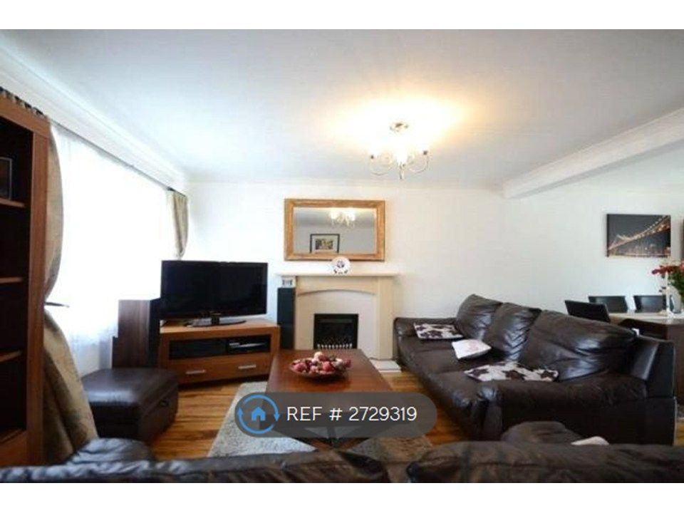 Property photo 2 of 9 Living Room