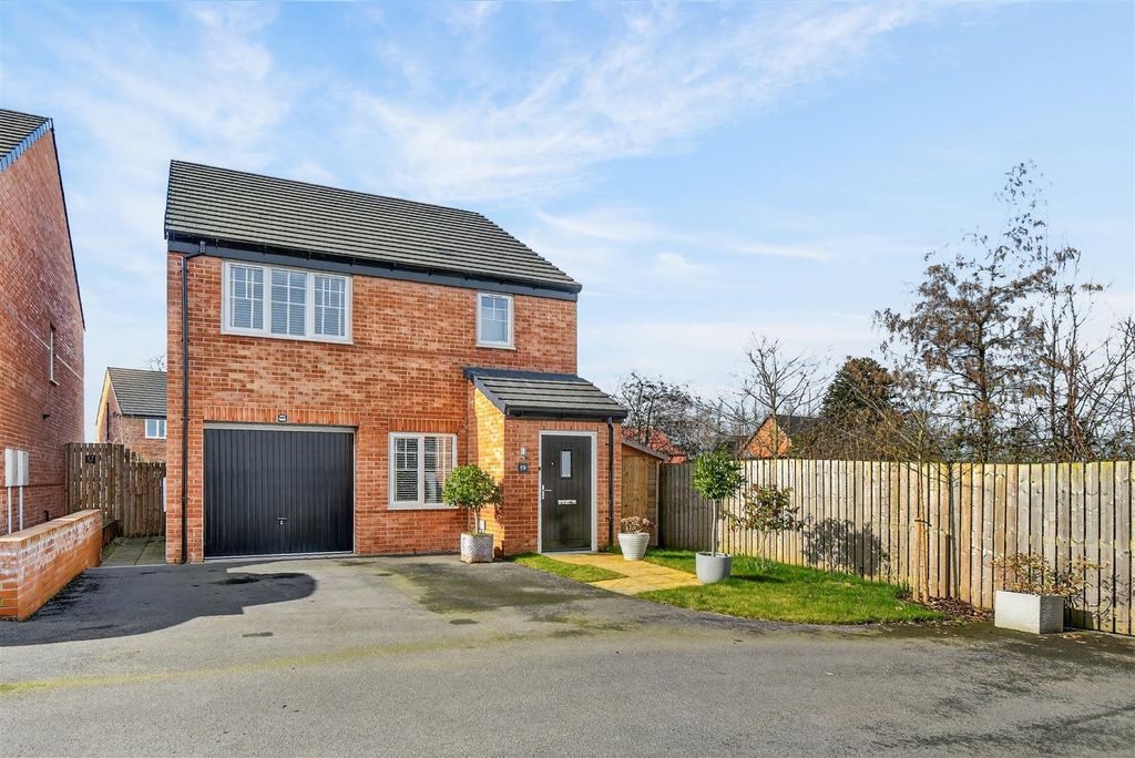 Property photo 1 of 13 9099.Jpg