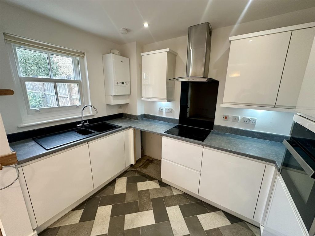 Property photo 2 of 19 Kitchen