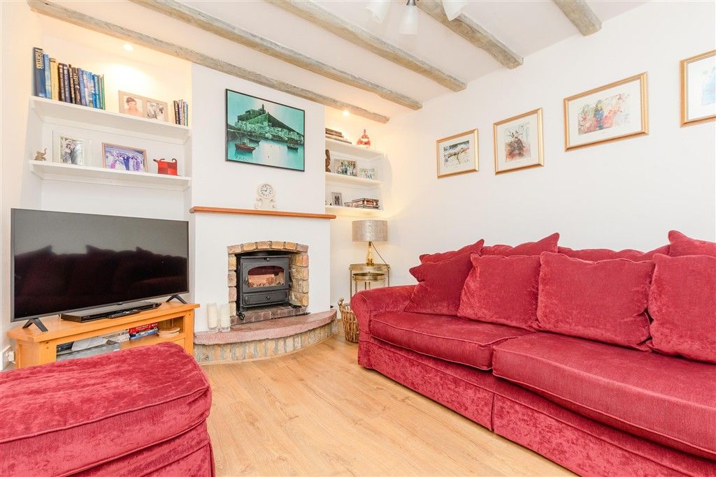 Property photo 3 of 14 Lounge