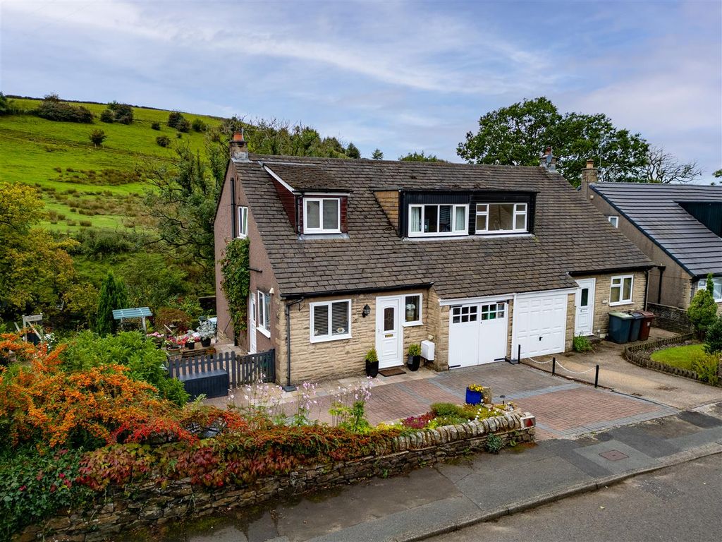 Property photo 2 of 33