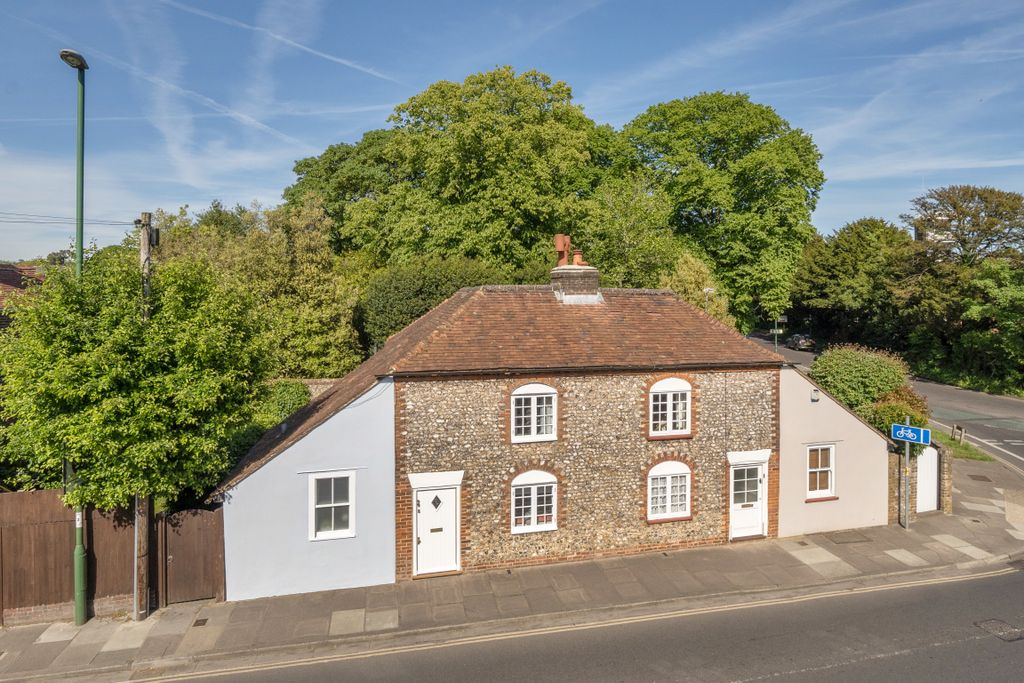 Property photo 1 of 16