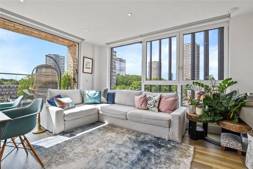 Property photo 1 of 9