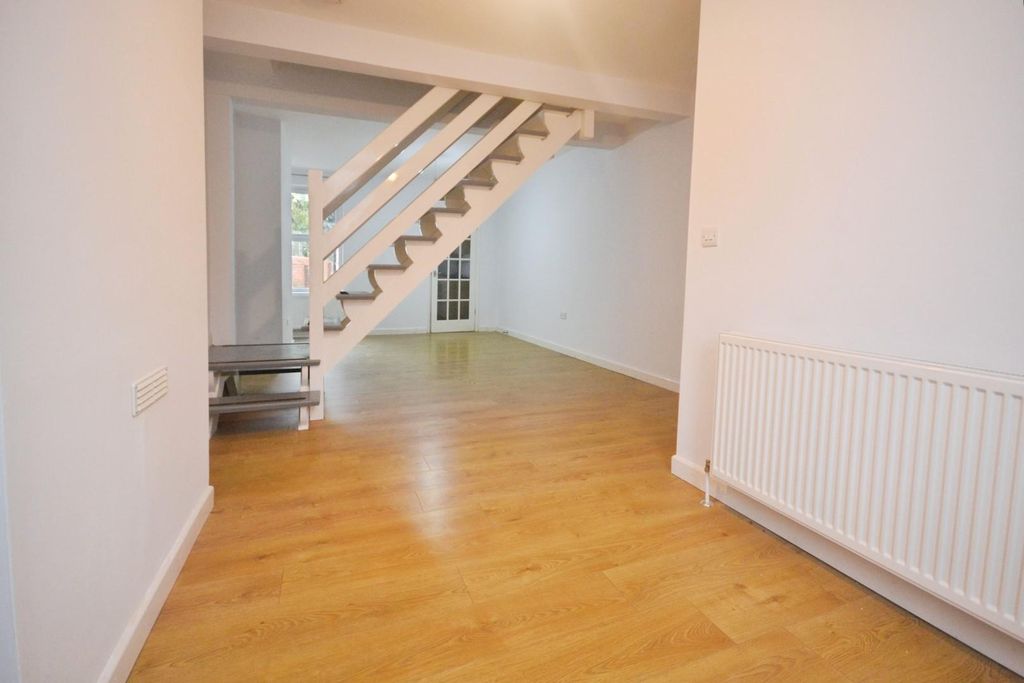 Property photo 2 of 14 44F54777-Dsc_0018.Jpg