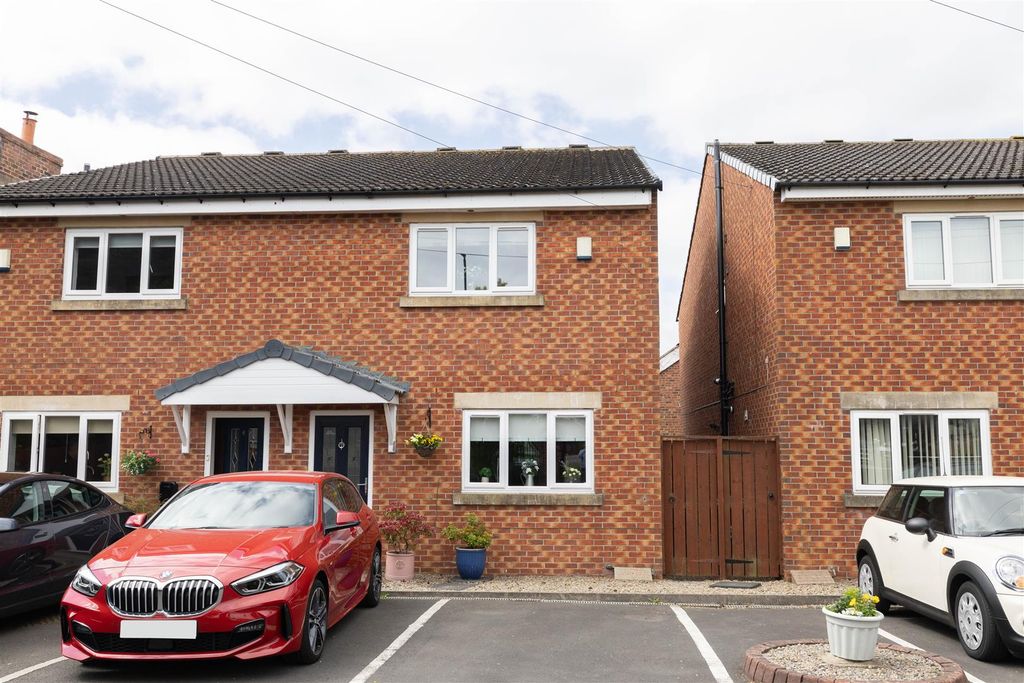 Property photo 1 of 12 Front External