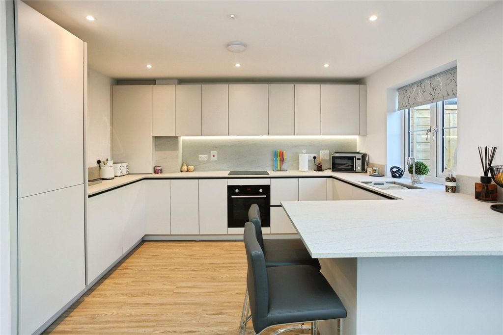 Property photo 2 of 14 Picture No. 25