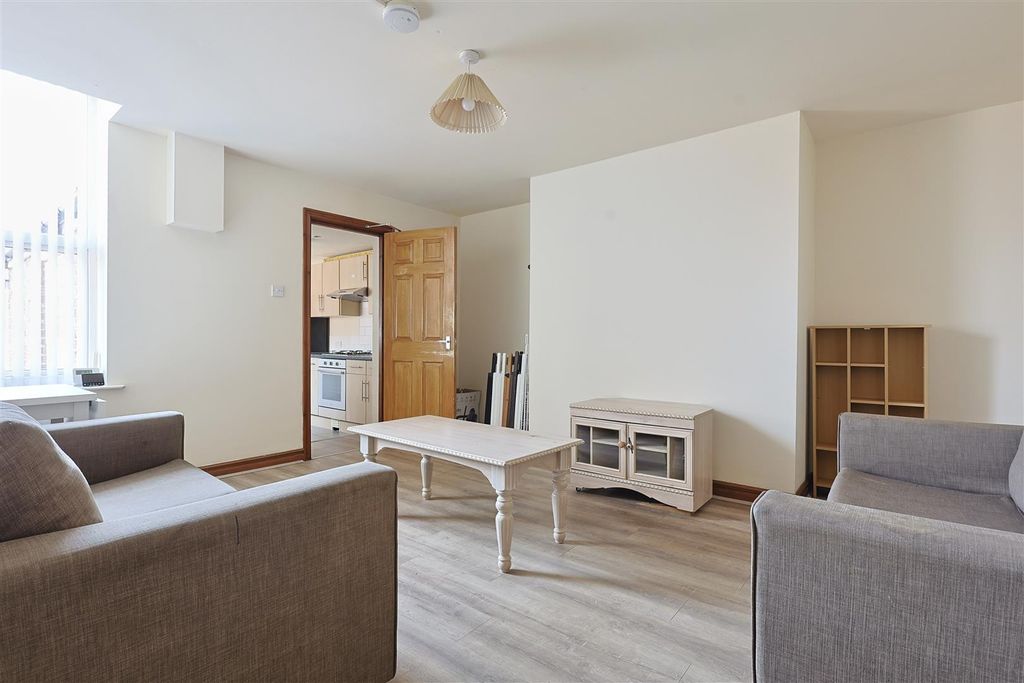 Property photo 1 of 18 A6B7211F-A3F2-4Cbc-8Fcd-02Bd6F390A0F_1_201_A.Jpeg