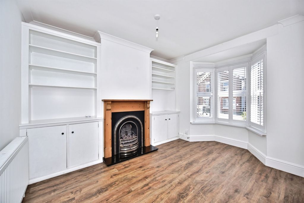 Property photo 1 of 17