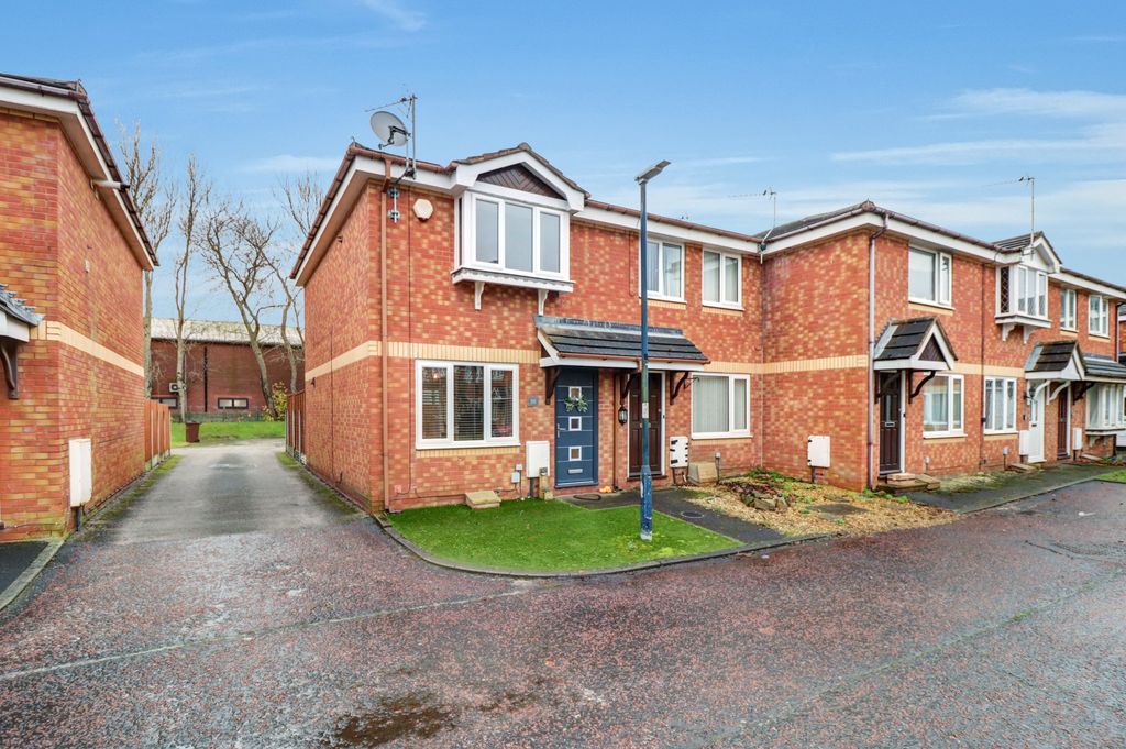 Property photo 1 of 17 Exterior-