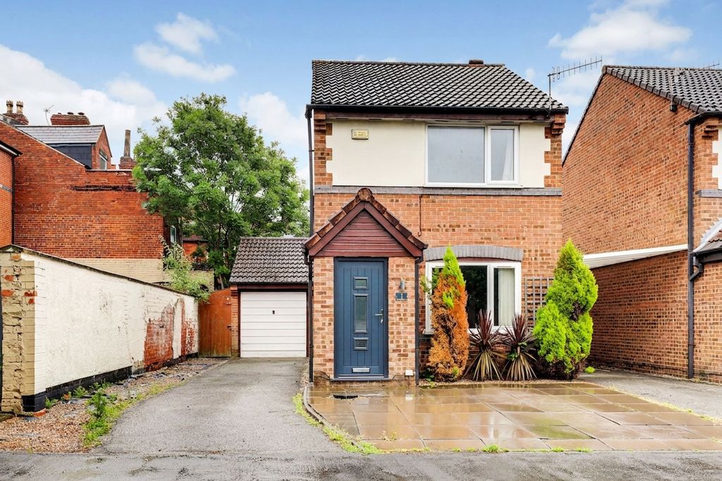 Property photo 1 of 11