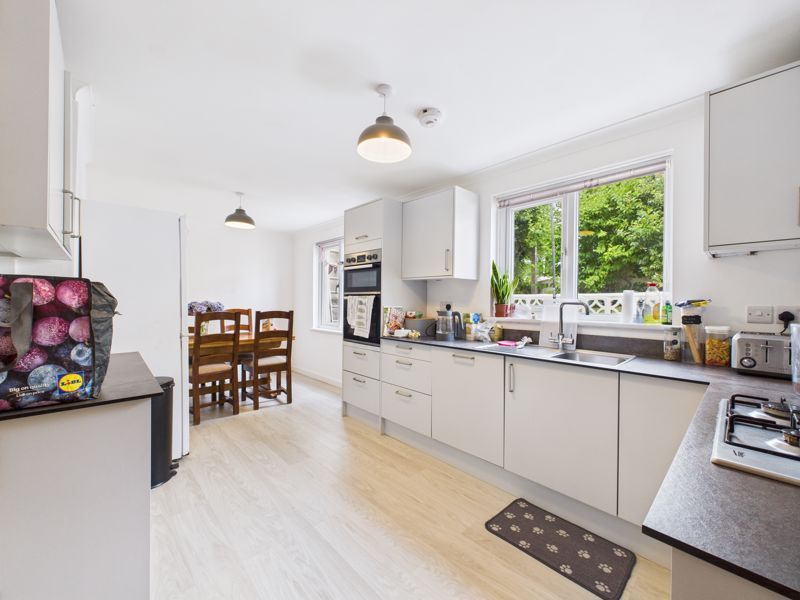 Property photo 3 of 10 Kitchen/Diner