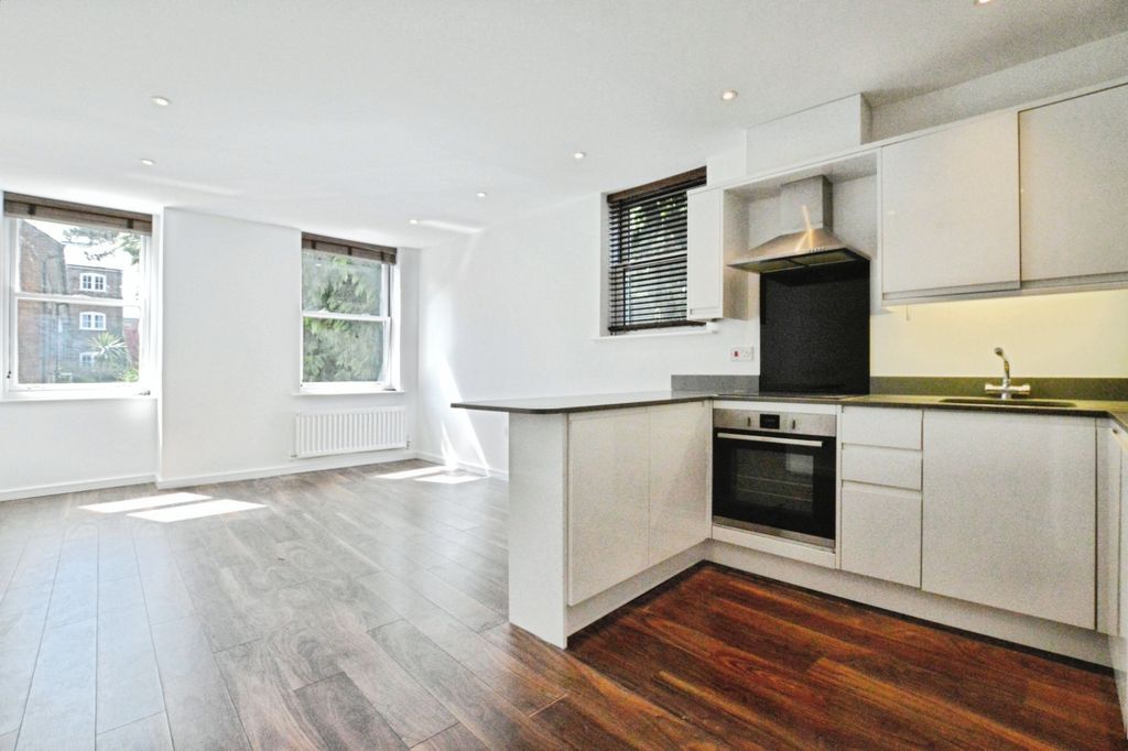 Property photo 2 of 6