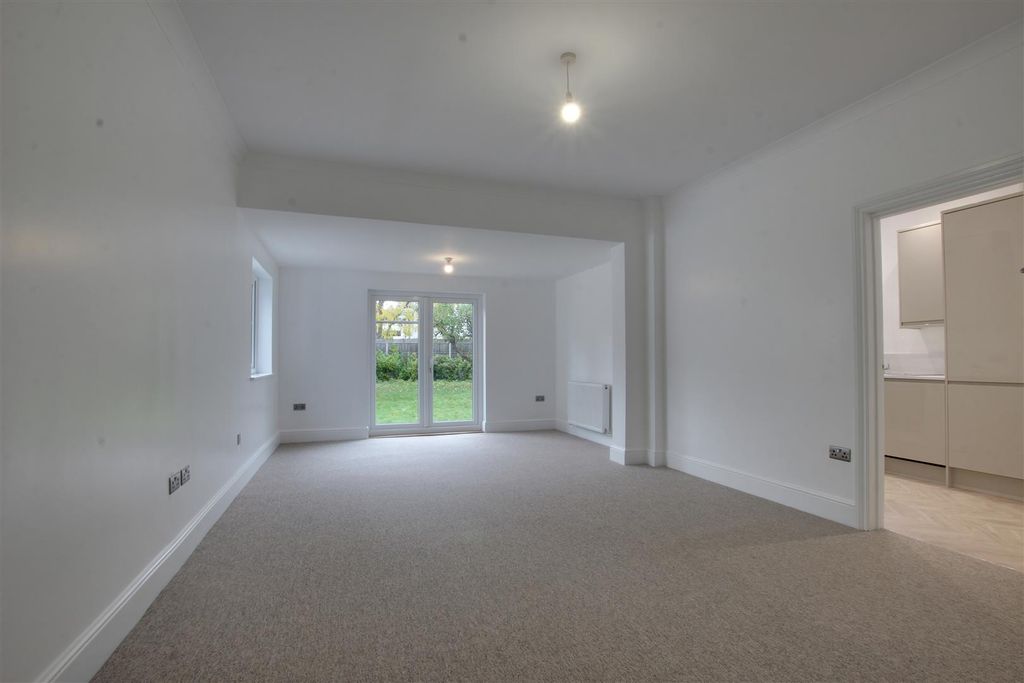 Property photo 2 of 18 Img_0370-Img_0372.Jpg