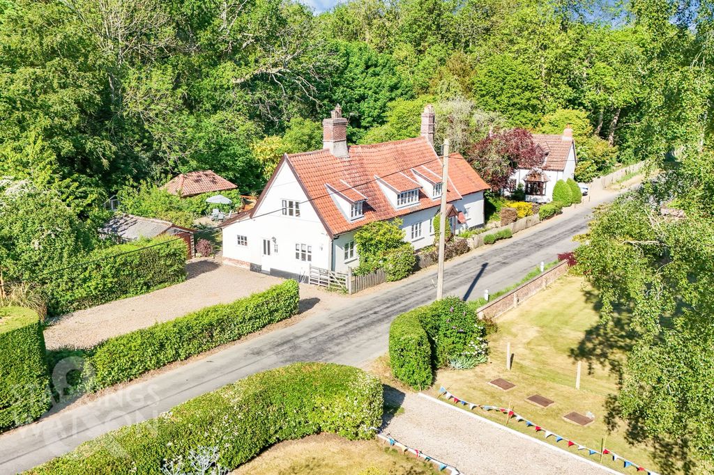 Property photo 1 of 32