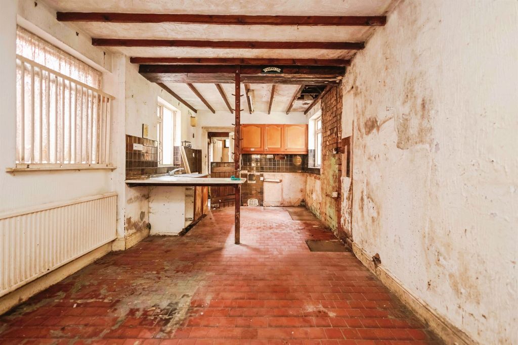Property photo 3 of 18
