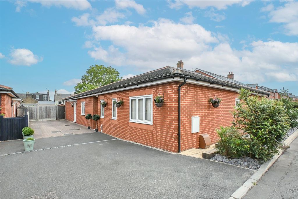 Property photo 1 of 17 Dsc_2067.Png