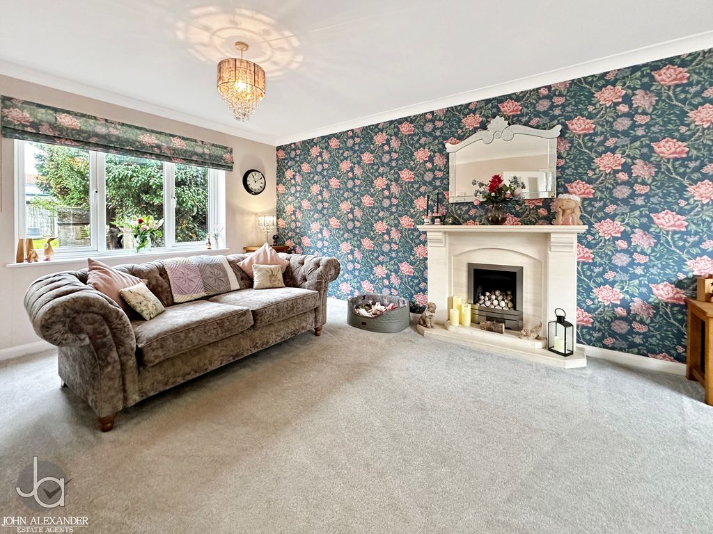 Property photo 3 of 32 20251018_110809259_0.5