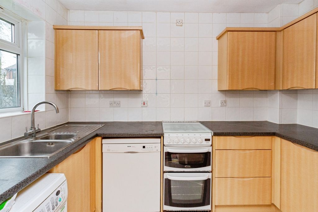 Property photo 2 of 19