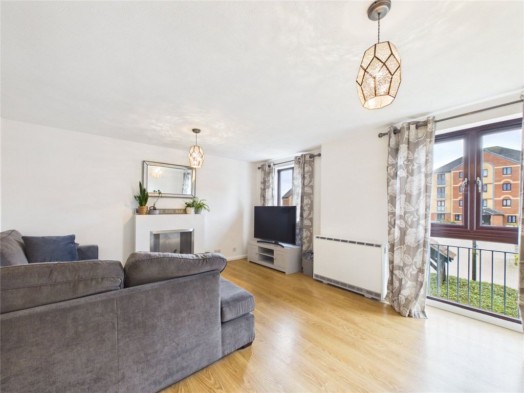 Property photo 2 of 12 Picture No. 17