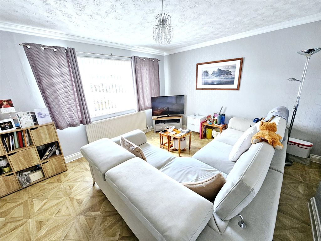 Property photo 3 of 15 Picture No. 10