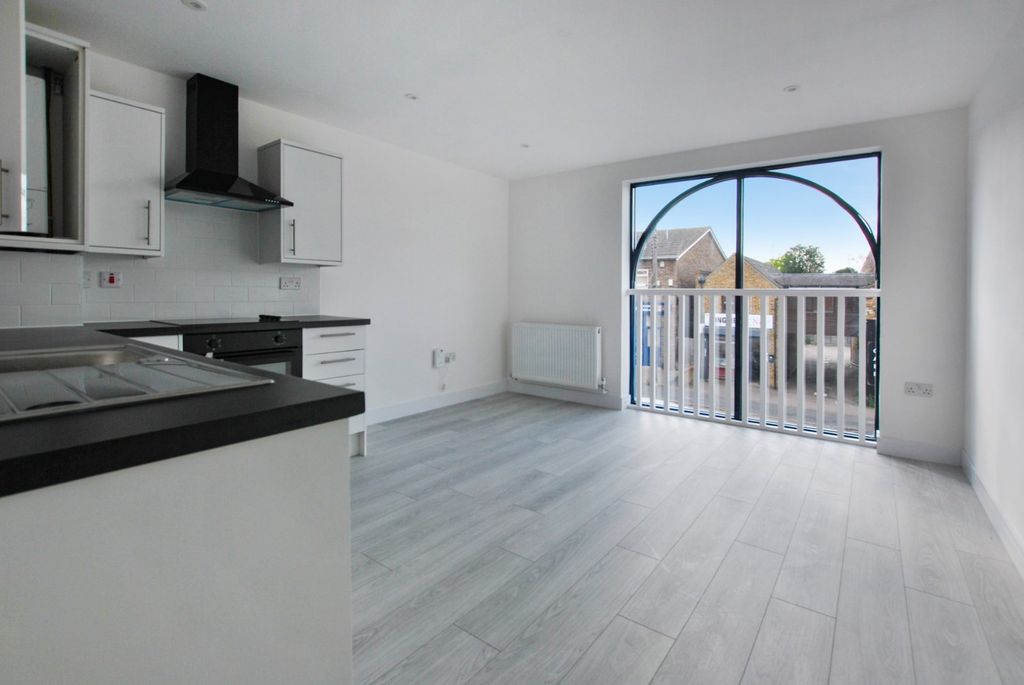 Property photo 2 of 5 Kitchen Reception