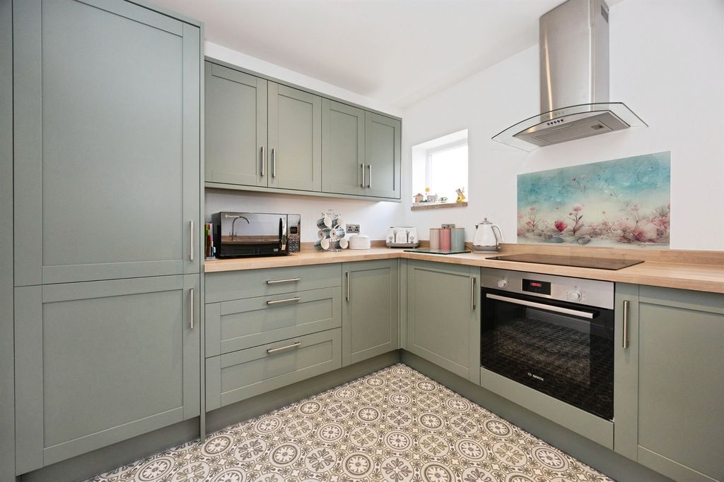 Property photo 3 of 15