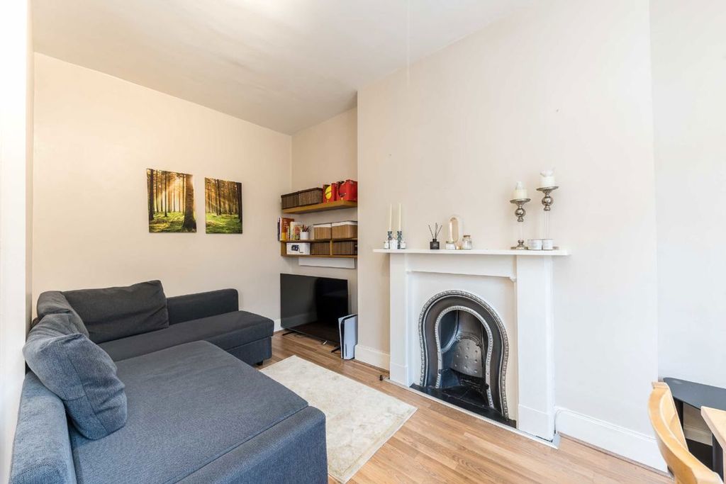 Property photo 2 of 6