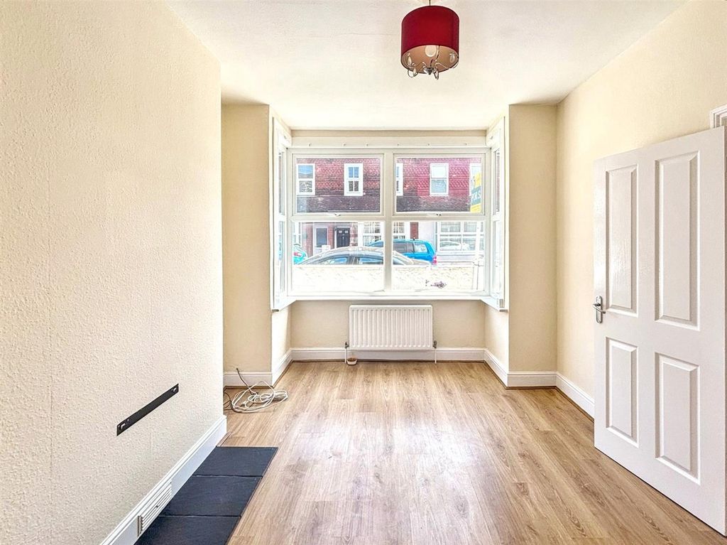 Property photo 2 of 10 6.Jpg