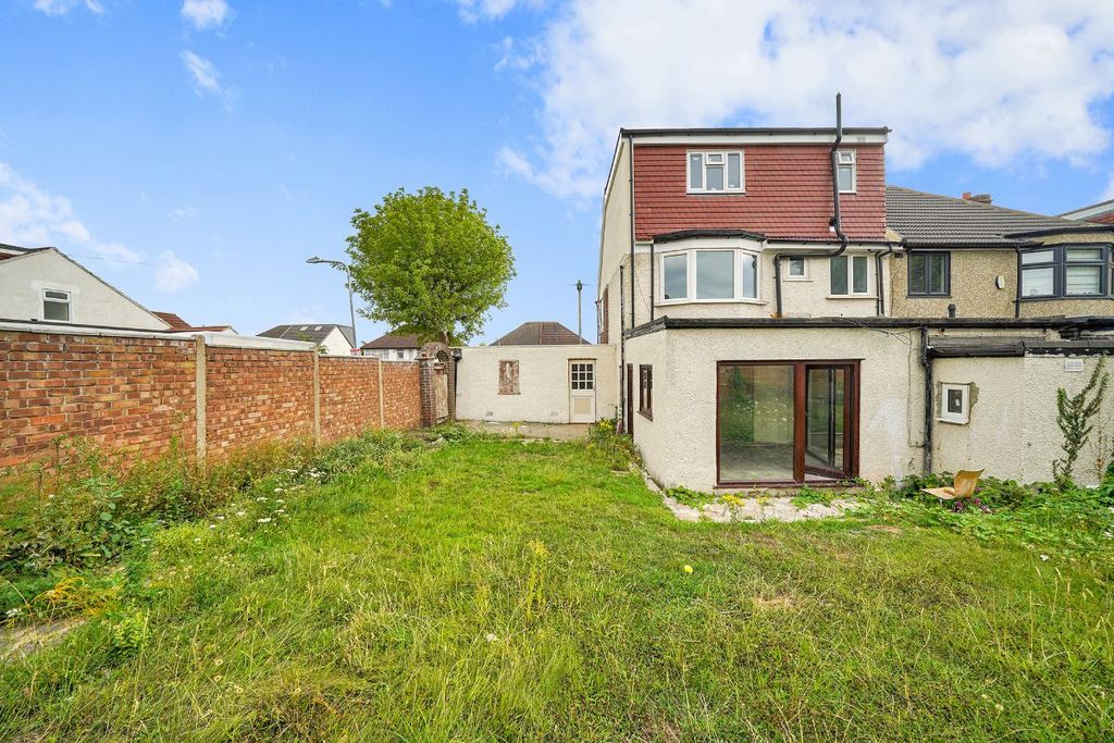 Property photo 2 of 26