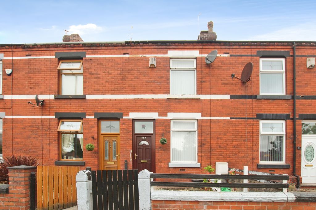 Property photo 1 of 12