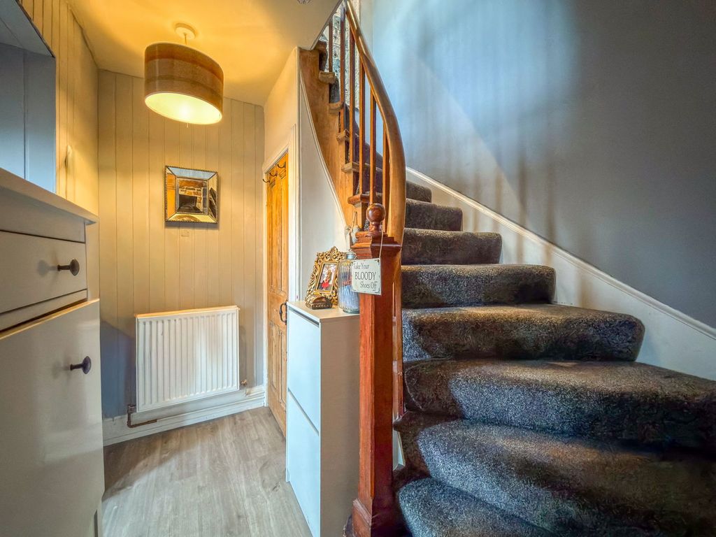 Property photo 2 of 24