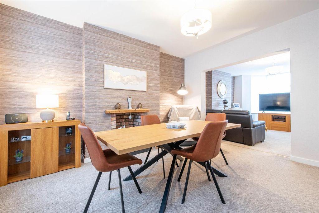 Property photo 3 of 17 Dining Room