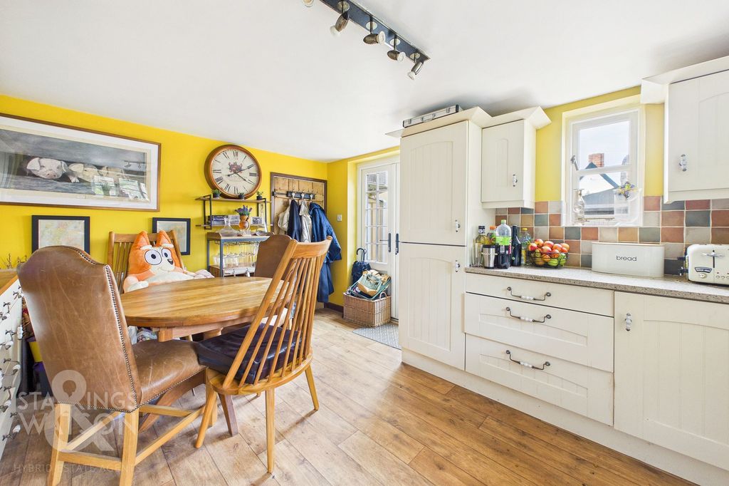 Property photo 3 of 20