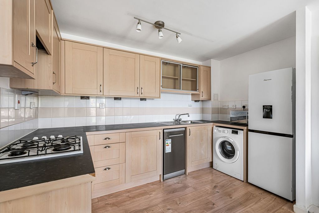 Property photo 3 of 14 Kitchen