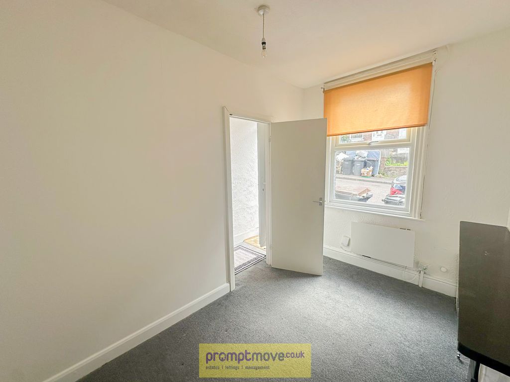 Property photo 2 of 14 Na