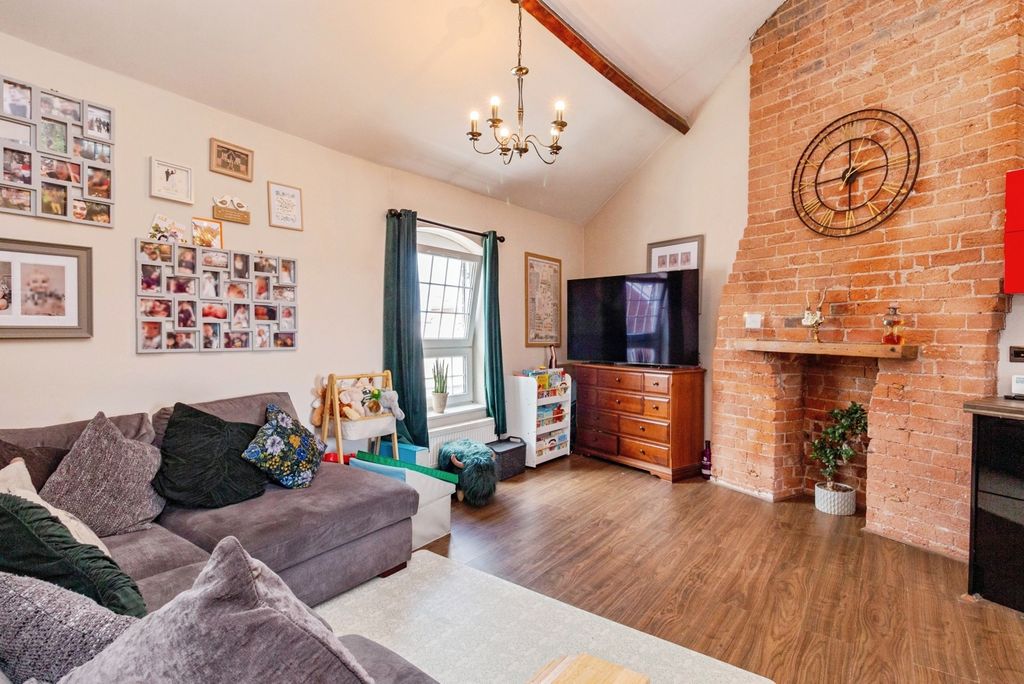 Property photo 3 of 14 Pbox-Img.Jpg