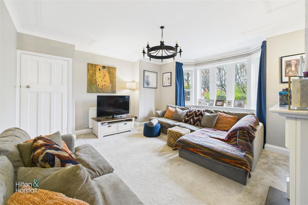 Property photo 3 of 23 Glen View Road