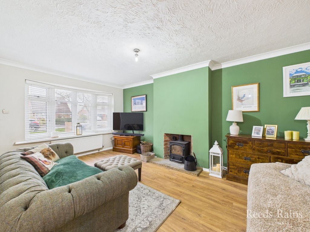 Property photo 2 of 19 Sitting Room