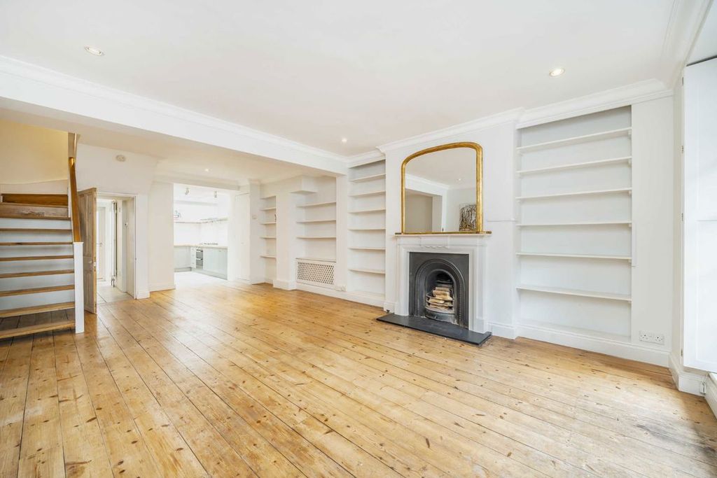 Property photo 2 of 8